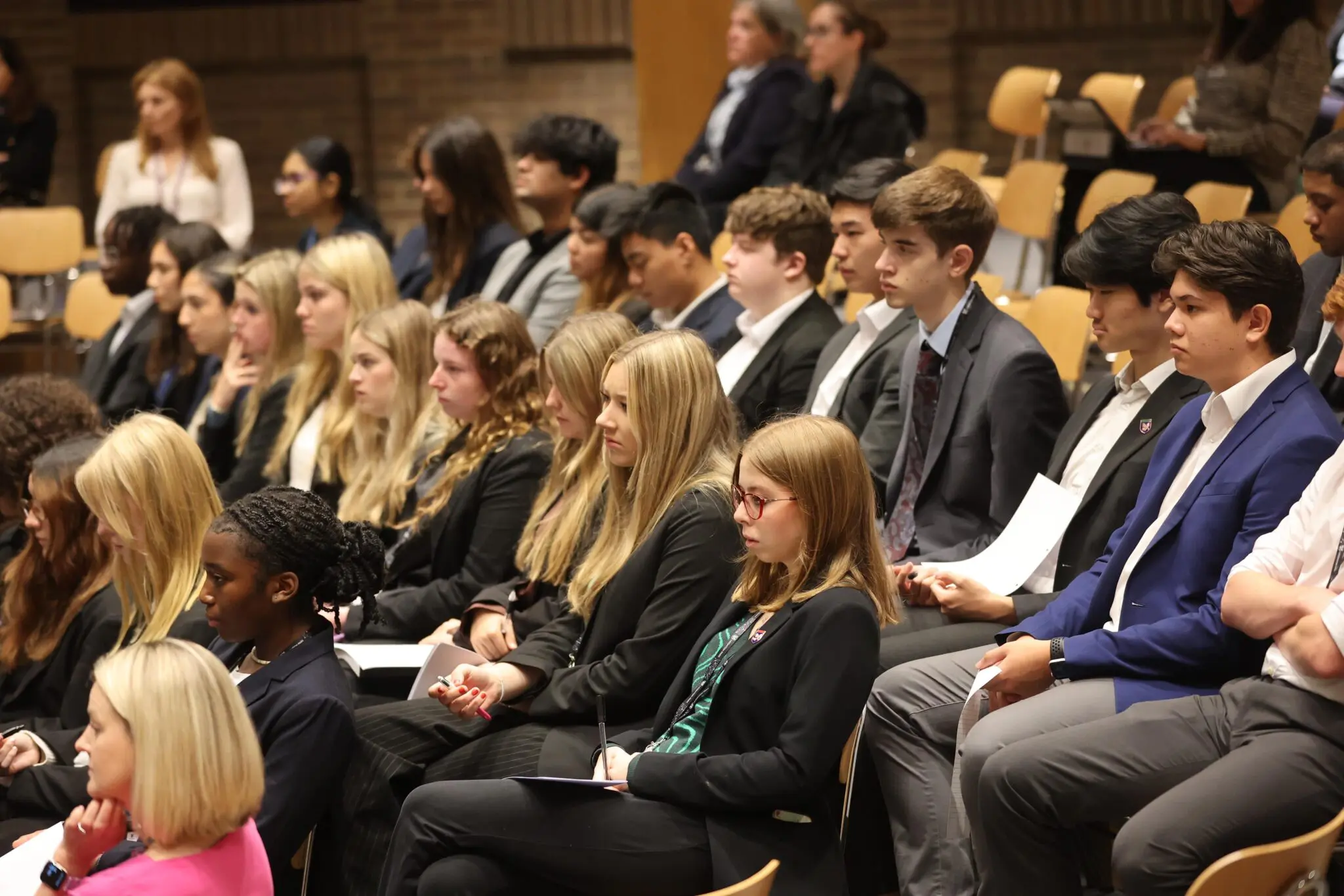 Leighton Park students learning about the Oakleaf Diploma