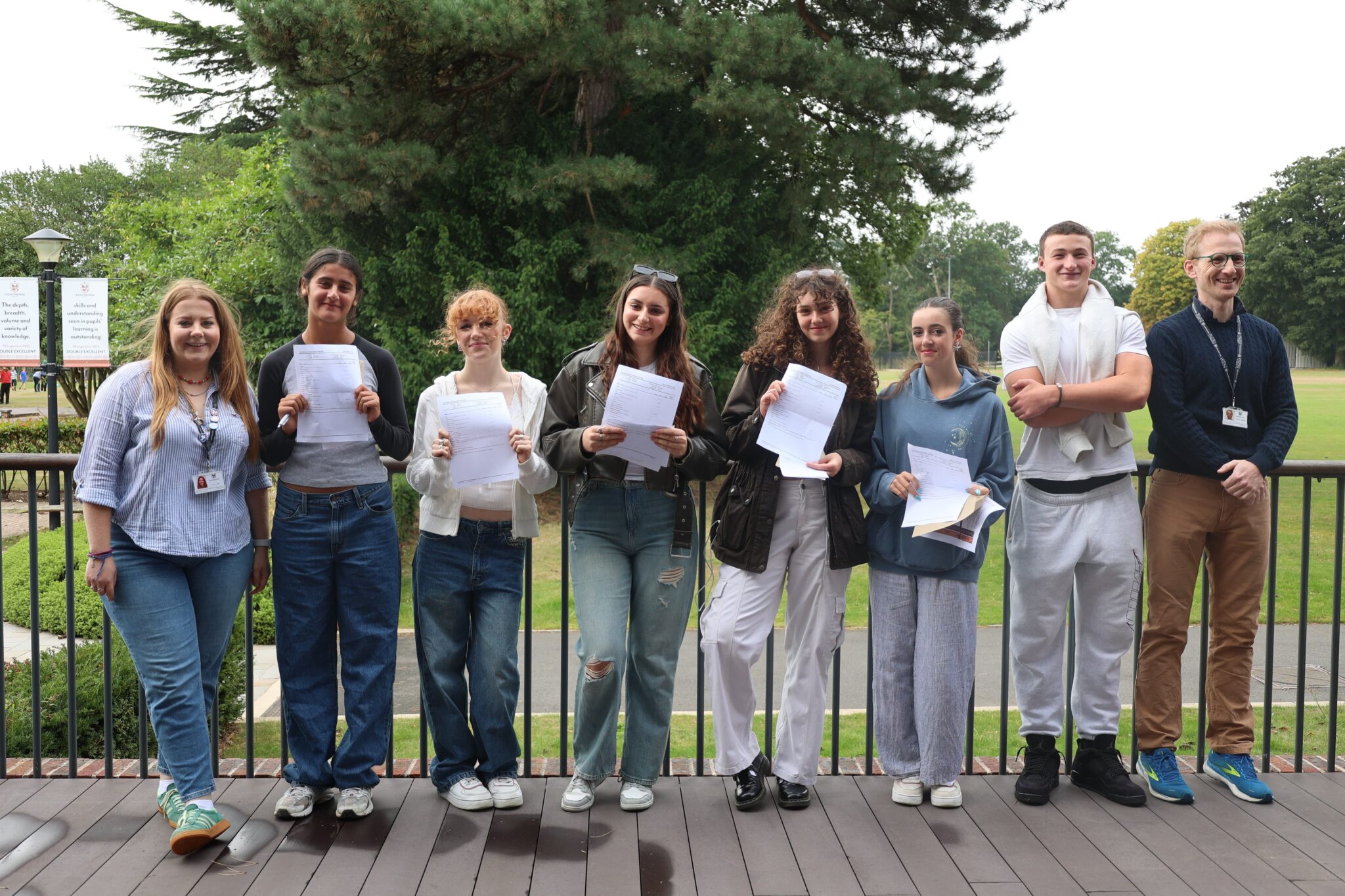Leighton Park families celebrate outstanding GCSE results